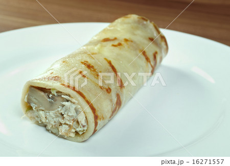stuffed pancakes with chicken 16271557
