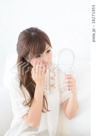 美容・気になる若い女性 美容・気になる若い女性 16271955