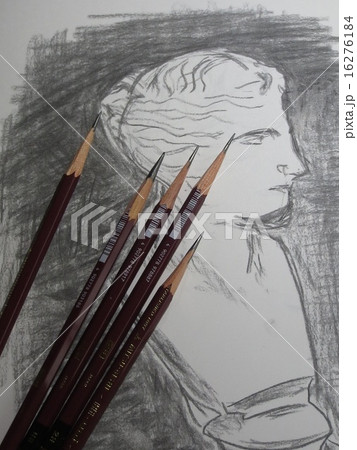 デッサン練習中の写真素材