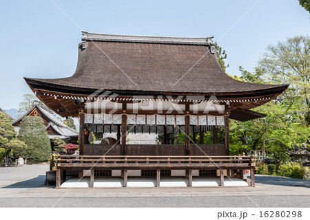 松尾大社　拝殿 16280298