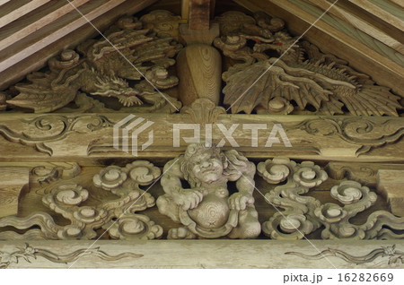 信州安曇野　有明山神社の山門「裕明門」の彫刻群（立川流　清水虎吉彫） 16282669