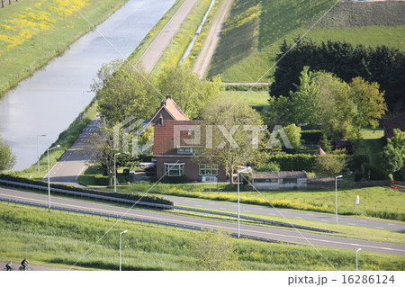 Netherlands 16286124