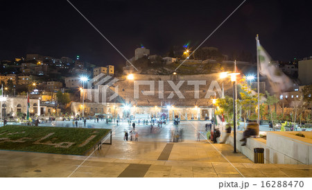 Roman Theatre in Amman (at night), Jordan Roman Theatre in Amman (at night), Jordan 16288470
