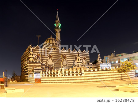 Abu Darweesh Mosque Amman (at night), Jordan.  16288478