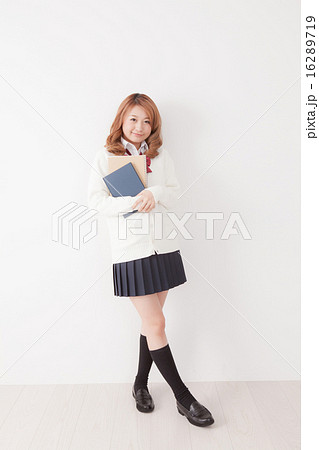 a portrait 16289719