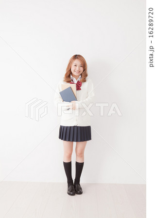 a portrait 16289720