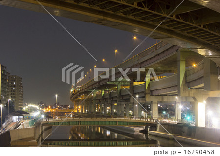夜の小菅ジャンクション 16290458