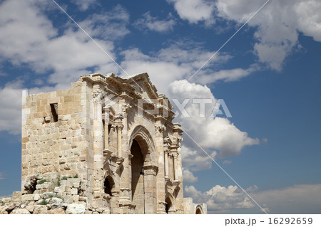 Arch of Hadrian in Gerasa (Jerash), Jordan 16292659