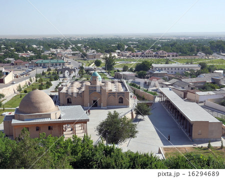 ウズベキスタンのヌラタにあるチャシュマ・コンプレックス 16294689