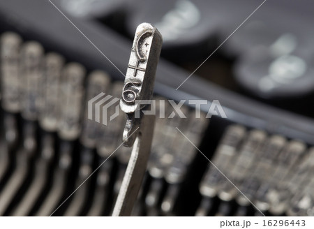 6 hammer - old manual typewriter 6 hammer - old manual typewriter 16296443