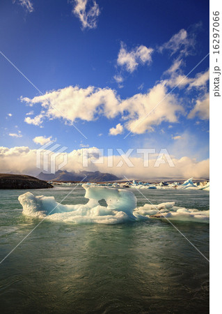Jokulsarlon Lagoon 16297066