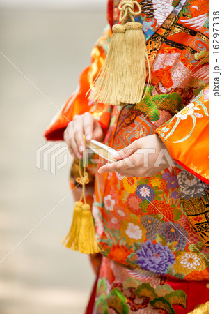 Bride's kimono by "Wasou" 16297338