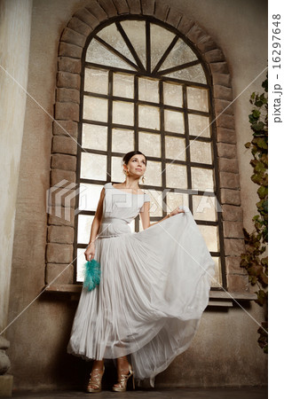 Young beautiful woman with Venice mask 16297648