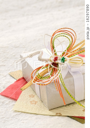 鶴の水引とギフトボックス 鶴の水引とギフトボックス 16297890