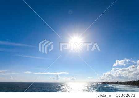 Beautiful sea horizon. Beautiful sea horizon. 16302673