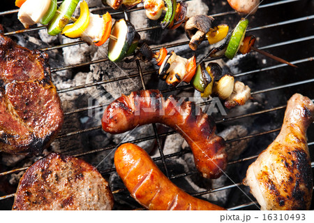 Barbecue a hot summer evening, Grilling Barbecue a hot summer evening, Grilling 16310493