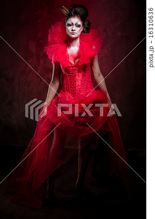 Red Queen Red Queen 16310636