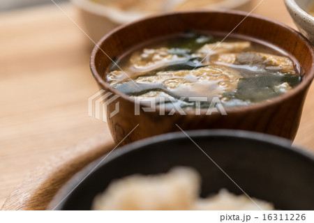 味噌汁. 16311226