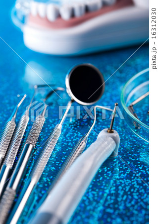 Dental tools, bright colorful tone concept Dental tools, bright colorful tone concept 16312030