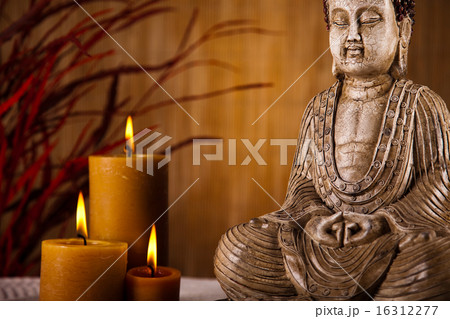 Buddha statue in a meditation 16312277