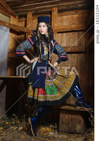 Young Girl in National Vietnam Costume Young Girl in National Vietnam Costume 16315104