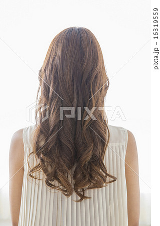 ビューティーイメージ　若い女性の後ろ姿 16319559