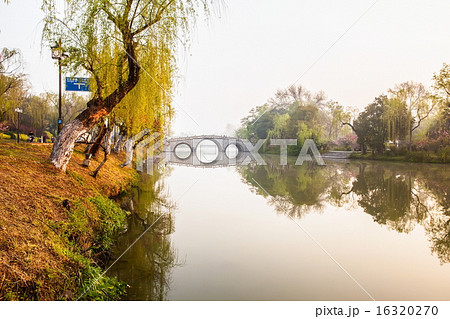 Yangzhou canal in the morning Yangzhou canal in the morning 16320270