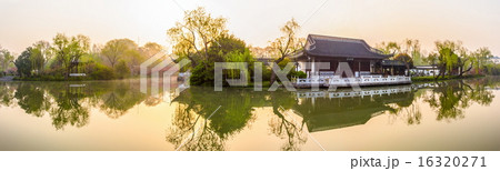 Yangzhou canal in the morning 16320271