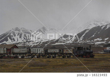A derelict industrial train in Ny Alesund A derelict industrial train in Ny Alesund 16323493