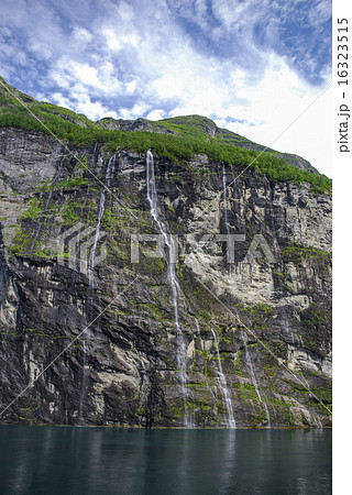 The Seven Sisters in Gierangerford The Seven Sisters in Gierangerford 16323515