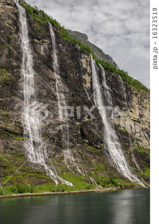The Seven Sisters in geirangerfjord The Seven Sisters in geirangerfjord 16323519