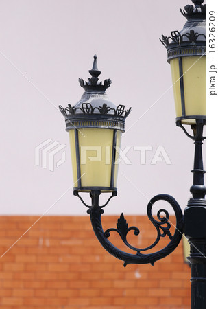 Antique lamp post 16326209