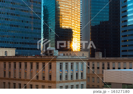 Glistening Light Dallas Glistening Light Dallas 16327180