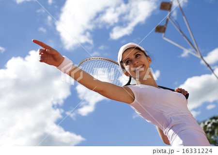 Young woman playing tennis, natural colorful tone Young woman playing tennis, natural colorful tone 16331224