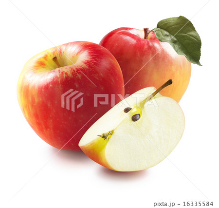 Honeycrisp apples and quarter isolated on white  16335584