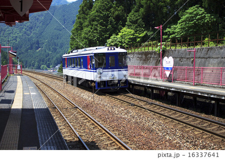 智頭急行_智頭線_恋山形駅 16337641