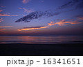 海岸の夕景 16341651