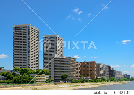 宝塚市の街並み 16342136