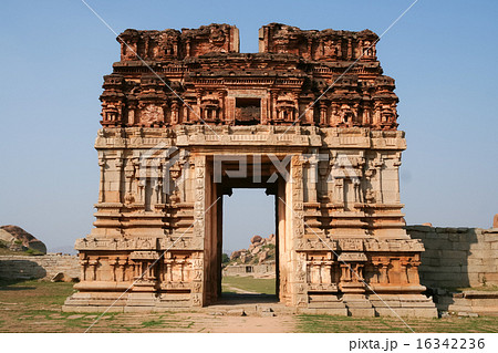 Ruins in hampi karnataka india 16342236