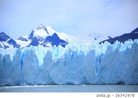 ペリトモレノ氷河 16342978