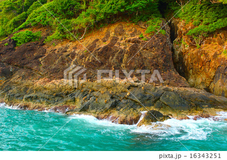 Ocean view from the rocks 16343251