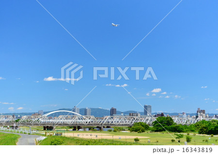 新淀川大橋から川上側の風景 新淀川大橋から川上側の風景 16343819