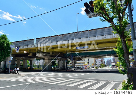 淀川区 西中島南方駅前交差点 16344465