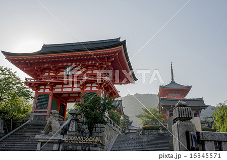 清水寺　仁王門 16345571