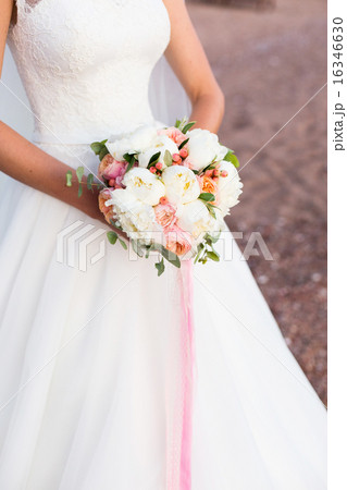 wedding bouquet 16346630