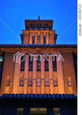 ライトアップされた神奈川県庁本庁舎のキングの塔 ライトアップされた神奈川県庁本庁舎のキングの塔 16346713