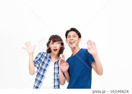 若い男女リアクション 16346828