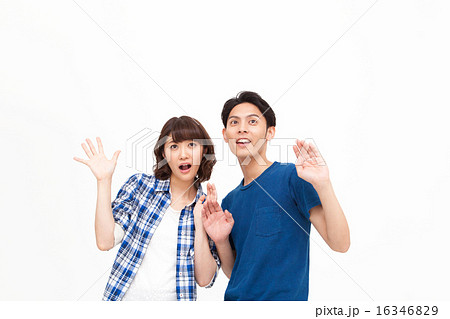 若い男女リアクション 16346829