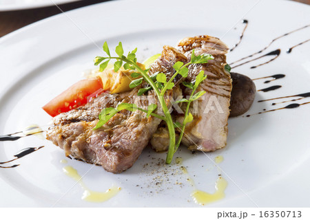 イベリコ豚のグリル焼き イベリコ豚のグリル焼き 16350713