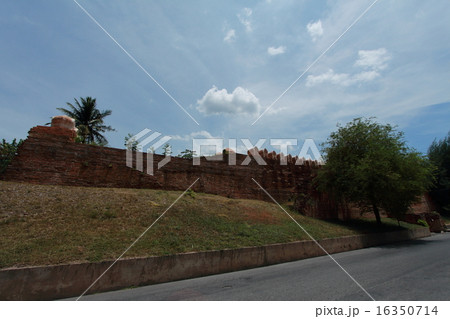 タイ　ロッブリー　ビクトリーゲート 16350714